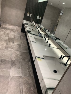 Equinox Anthem Row by null