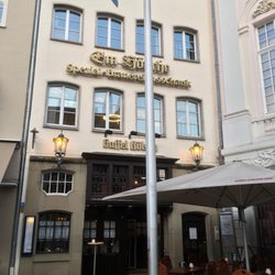 Gaststätte Em Höttche - ... Frontansicht ...