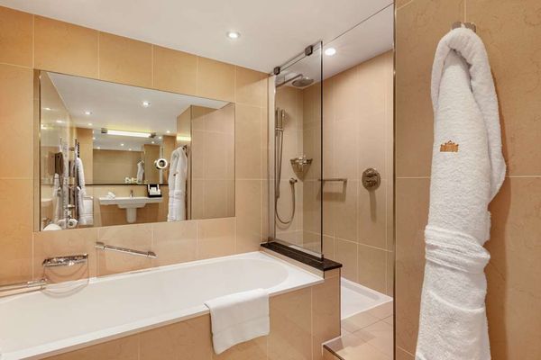 Royal Garden Hotel by null