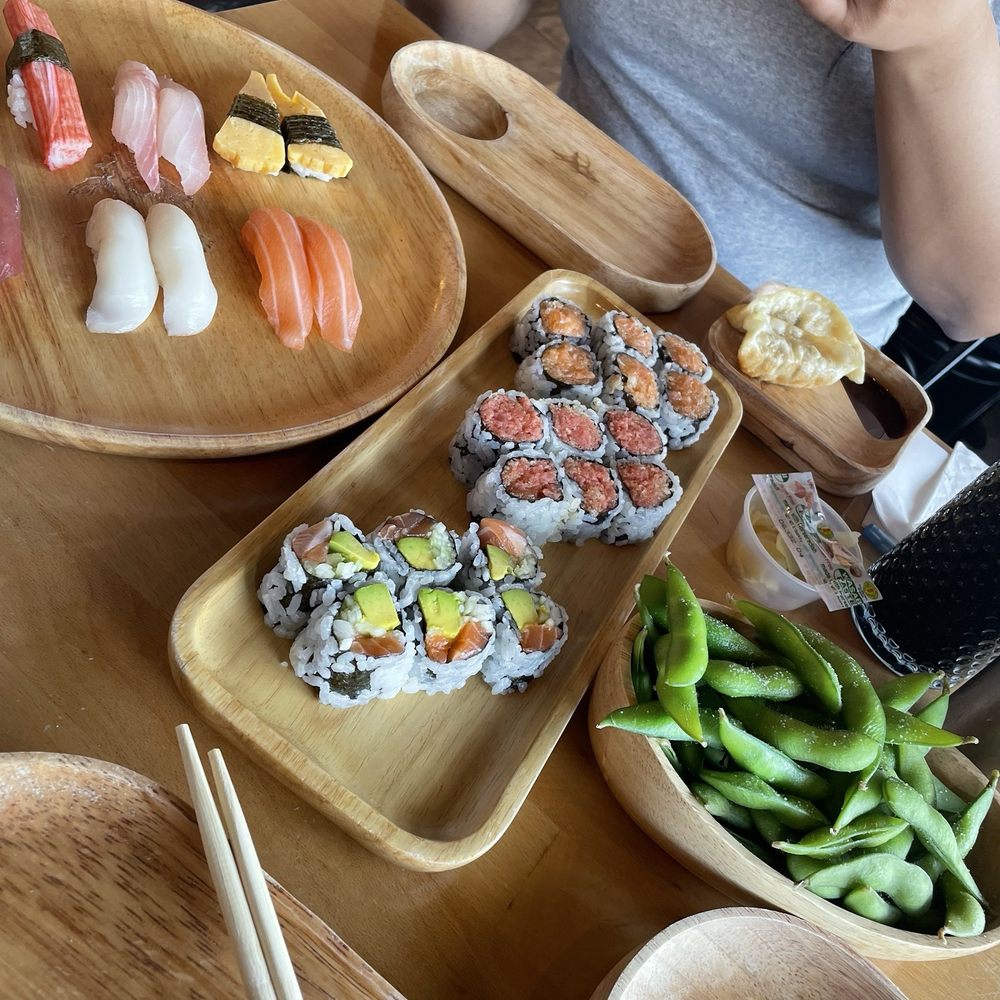 Akino - Sushi Bars Near Me - Elmhurst, New York