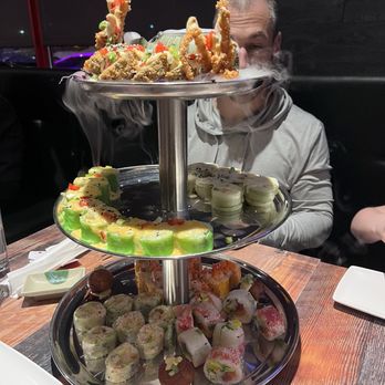 Lyna Lê Sushi - La tour à sushis est incroyable et c'était absolument délicieux! Nous avons beaucoup aimé notre expérience à ce restaurant! - Sushi Bars Near Me - Gatineau, Quebec Lyna Lê Sushi - La tour à sushis est incroyable et c'était absolument délicieux! Nous avons beaucoup aimé notre expérience à ce restaurant! - Sushi Bars Near Me - Gatineau, Quebec