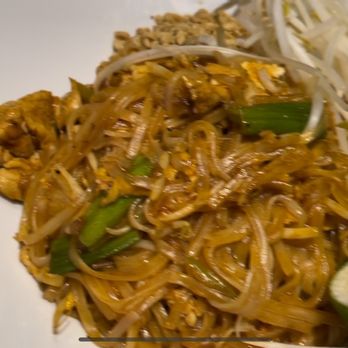 SriThai  Thai Kitchen & Sushi Bar - Duluth - Pad Thai - Japanese Near Me - Duluth, Georgia