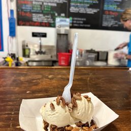 Sundae brownie with regular vanilla (without whipped cream) Sundae brownie with regular vanilla (without whipped cream)