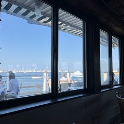 Mill Wharf Restaurant & Pub - Outdoor seating