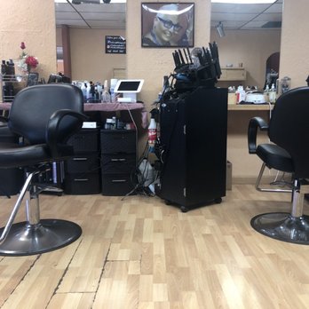 Bchic with Bayyinah - Hair stations - Hair Salons Near Me - Union, New Jersey