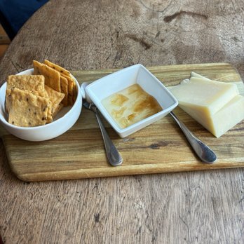 Grandiflora Wine Garden - Greek kessiri cheese with crackers and rose jelly - Vegetarian Near Me - Norfolk, Virginia