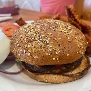 Pine Country Restaurant - Avocado Gardenburger - Breakfast & Brunch Near Me - Williams, Arizona
