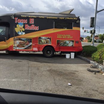 Tacos El Rufles - Taco truck on corner of Almaden and Foxworthy - Food Trucks Near Me