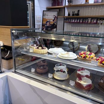 Porto's Bakery & Cafe - Bakeries Near Me - Glendale, California Porto's Bakery & Cafe - Bakeries Near Me - Glendale, California