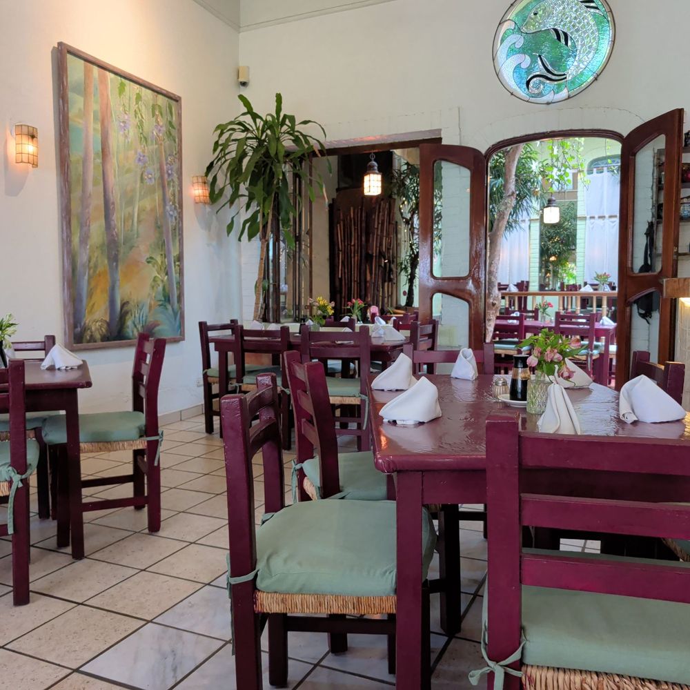 Archie's Wok - Inside, really chill - Asian Fusion Near Me - Puerto Vallarta, JAL