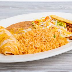 Los Primos Restaurant and Bar