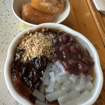 Da Long Yi Hot Pot - Hot Pot Near Me - New York, New York