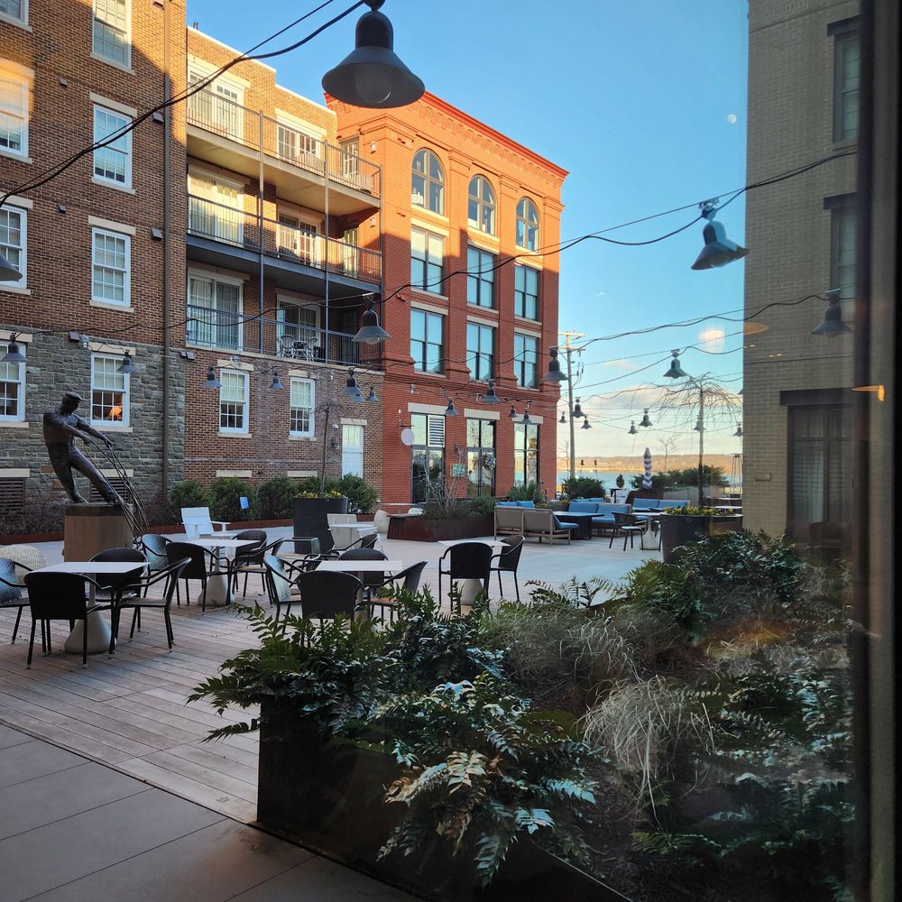 Hummingbird Bar & Kitchen - Outdoor space with river views - New American Near Me - Alexandria, Virginia Hummingbird Bar & Kitchen - Outdoor space with river views - New American Near Me - Alexandria, Virginia