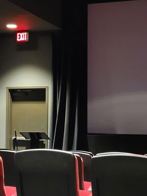 Circle Cinema by null
