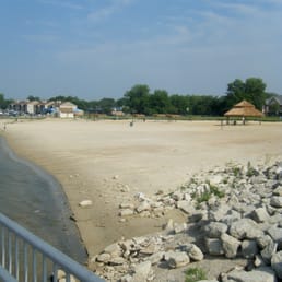View from the pier at about 10am before anyone really started to show up View from the pier at about 10am before anyone really started to show up