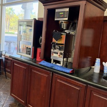 South Corona Auto Spa - Inside waiting area coffee - Car Wash Near Me - Corona, California South Corona Auto Spa - Inside waiting area coffee - Car Wash Near Me - Corona, California