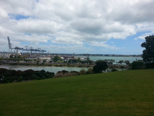 Dove Myer Robinson Park (Parnell Rose Garden) by null