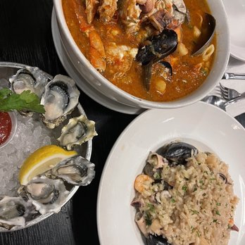 Sotto Mare - The Best Damn Crab Cioppino, Risotto with Seafood, Oysters on Half Shell - Seafood Near Me - San Francisco, California Sotto Mare - The Best Damn Crab Cioppino, Risotto with Seafood, Oysters on Half Shell - Seafood Near Me - San Francisco, California