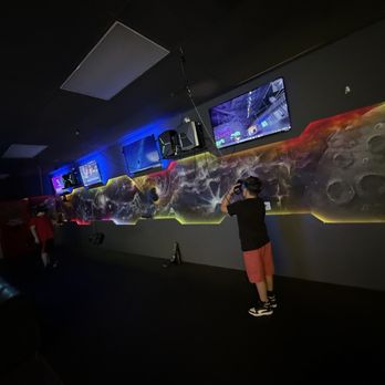 Los Virtuality - Virtual Reality Gaming Center - Boys in escape room, boxing. - Virtual Reality Centers Near Me - Los Angeles, California Los Virtuality - Virtual Reality Gaming Center - Boys in escape room, boxing. - Virtual Reality Centers Near Me - Los Angeles, California