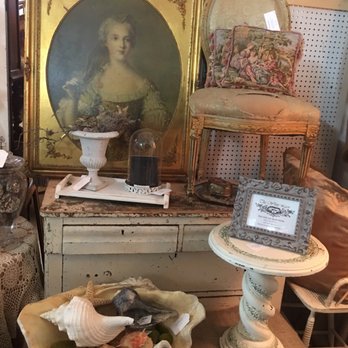 The White Rabbit Vintage Shoppe - Used, Vintage & Consignment Near Me - Weslaco, Texas The White Rabbit Vintage Shoppe - Used, Vintage & Consignment Near Me - Weslaco, Texas