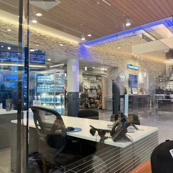 EōS Fitness - EOS gym entrance. - Gyms Near Me - Rancho Cucamonga, California