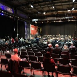 Halle 45 - Ausverkauft! Es füllt sich...