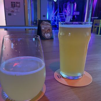 Gristworkz - Mimosa and Hot Boi Summer - Brewpubs Near Me - Houston, Texas