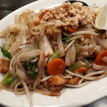 Green Basil Thai Restaurant - Veg Pad Thai - Thai Near Me - Burnaby, British Columbia