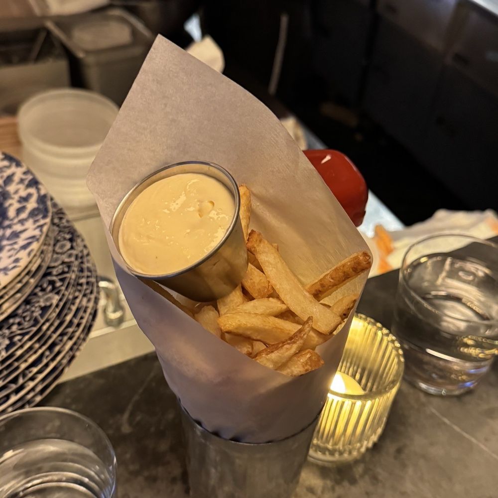 Au Cheval - Crispy Fries - Bars Near Me - Chicago, Illinois Au Cheval - Crispy Fries - Bars Near Me - Chicago, Illinois