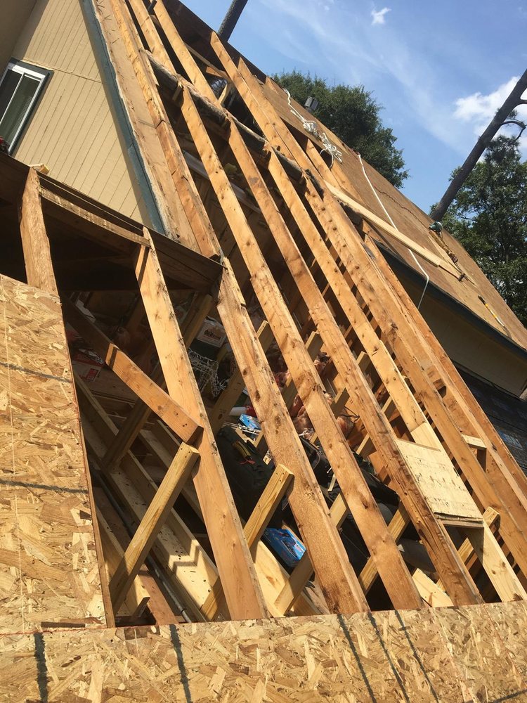 Slide of Derwin's Roofing