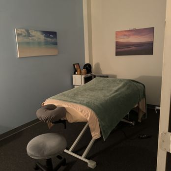 Serene Massage - Single table massage room for a private and relaxing experience. - Massage Near Me - Chesapeake, Virginia Serene Massage - Single table massage room for a private and relaxing experience. - Massage Near Me - Chesapeake, Virginia