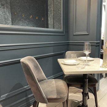 Huso - Seating area - Wine Bars Near Me - New York, New York Huso - Seating area - Wine Bars Near Me - New York, New York