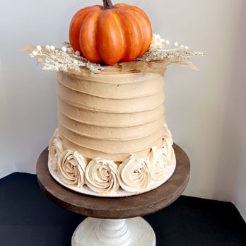 Sand & Flour Baking - Custom Fall Cake - Custom Cakes Near Me Sand & Flour Baking - Custom Fall Cake - Custom Cakes Near Me