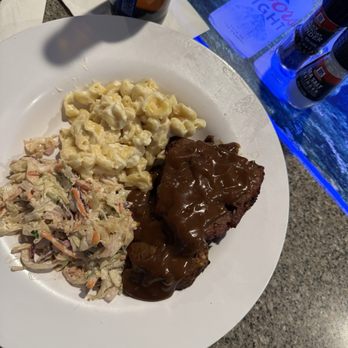 The Oak Tavern - Smokey meatloaf with spicey coleslaw and white cheddar Mac and cheese - American Near Me - Oak Grove, Missouri The Oak Tavern - Smokey meatloaf with spicey coleslaw and white cheddar Mac and cheese - American Near Me - Oak Grove, Missouri