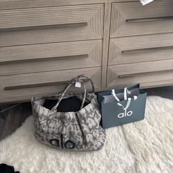 ALO - Love everything about my experience with Sophia!