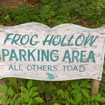 Frog Hollow Donuts - Frog Hollow bakery parking area - Bakeries Near Me - Ocean View, New Jersey