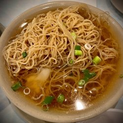 Hon's Wun-Tun House - Hon's famous Dumplings with Noodles