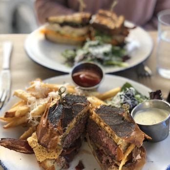 Ellie's - Italian Near Me - Long Beach, California