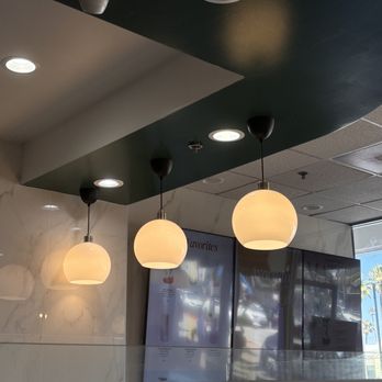 Otto Tea Shoppe - cozy lamps! - Coffee & Tea Near Me - Redondo Beach, California
