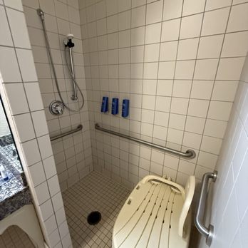 Zehnder's Splash Village - ADA hotel room - Hotels Near Me - Frankenmuth, Michigan Zehnder's Splash Village - ADA hotel room - Hotels Near Me - Frankenmuth, Michigan