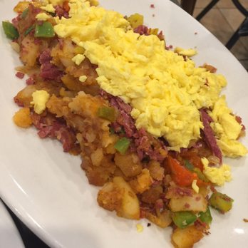 Maple Leaf Diner - Irish Corned Beef - American Near Me - Dallas, Texas