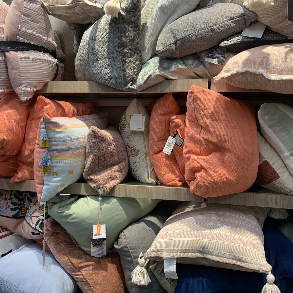 Home Goods - Abundance of pillows - Department Stores Near Me - Los Angeles, California Home Goods - Abundance of pillows - Department Stores Near Me - Los Angeles, California