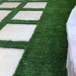 Cornerstone Concrete - Wall concrete and fake grass