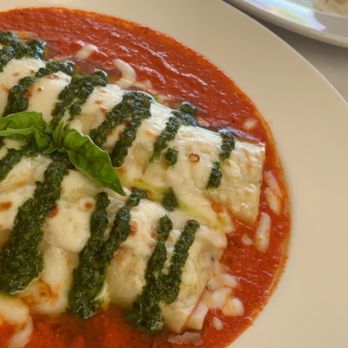Cafe Grazie - Cannelloni di Pollo & Ravioli ai Fungi - Italian Near Me - Santa Fe, New Mexico Cafe Grazie - Cannelloni di Pollo & Ravioli ai Fungi - Italian Near Me - Santa Fe, New Mexico