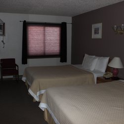 Woodlands Inn & Suites