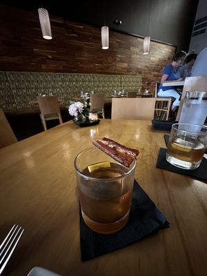 Restaurant Iron by null