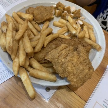 Pine Country Restaurant - Chicken Strips - Breakfast & Brunch Near Me - Williams, Arizona