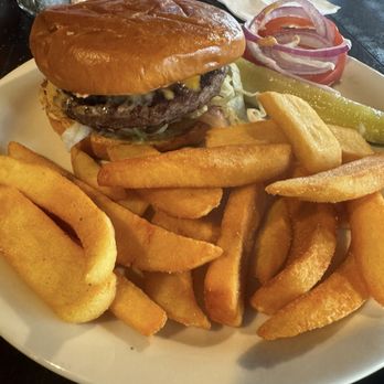 O'Cairns Inn & Suites - Cheeseburger - Hotels Near Me - Lompoc, California O'Cairns Inn & Suites - Cheeseburger - Hotels Near Me - Lompoc, California