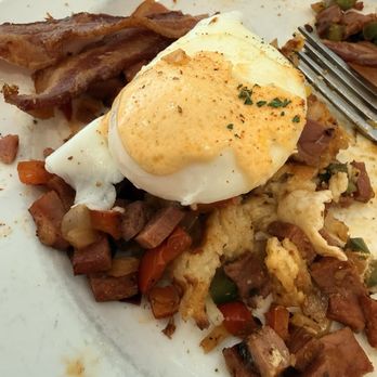 Wild Eggs - Corned Beef Hash Bennie with a side of bacon - Breakfast & Brunch Near Me - Jeffersonville, Indiana Wild Eggs - Corned Beef Hash Bennie with a side of bacon - Breakfast & Brunch Near Me - Jeffersonville, Indiana