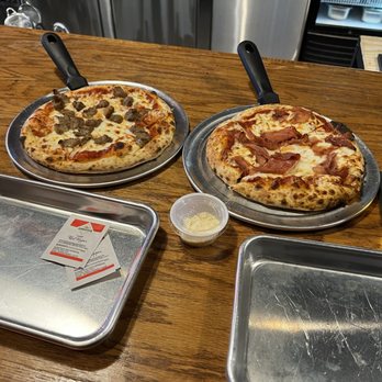 Boombox Pizza Bar - Sausage Pizza and Prosciutto Pizza - Pizza Near Me - San Antonio, Texas